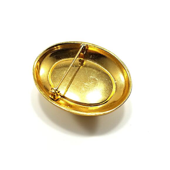 1960s Black Glass Cameo Brooch – Gold Plated Vintage Beauty - Picture 10 of 10